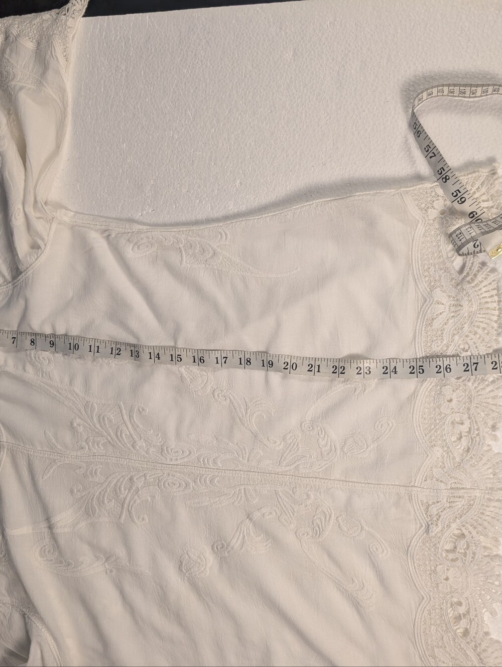 Chico's Ivory Embroidered Cotton Boho Crochet Lace Top Size 1 A-229 - Picture 9 of 10